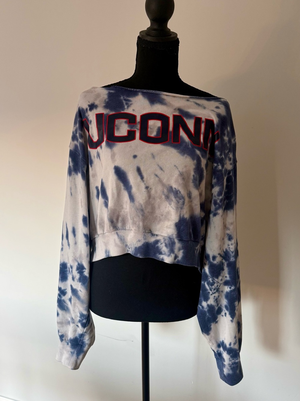 Vintage VS UCONN Sweatshirt